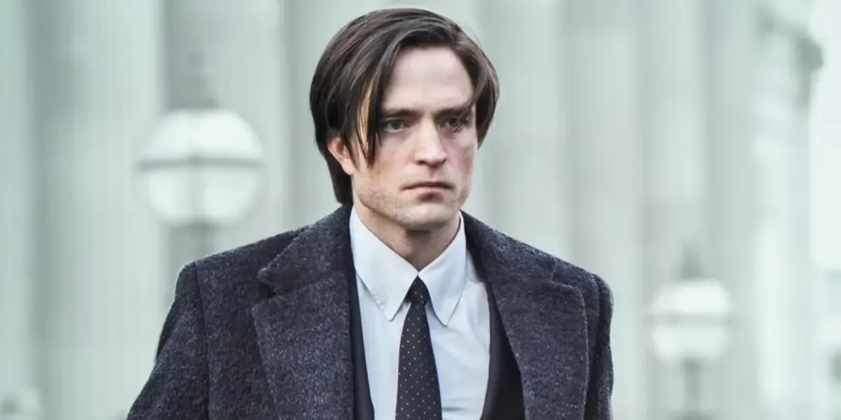 Featured image for Robert Pattinson Breaks Silence on ‘Batman’ Filming Pause
