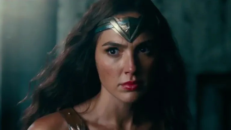 Featured image for Gal Gadot Criticizes DC Studios For How It Handled Wonder Woman & Henry Cavill’s Superman | THR News Video